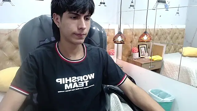 Estiv18  online show from 02/13/25, 01:19