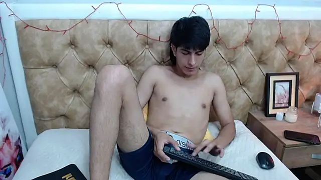 Estiv18  online show from 02/14/25, 06:34