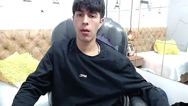 Estiv18  online show from 03/17/25, 04:19