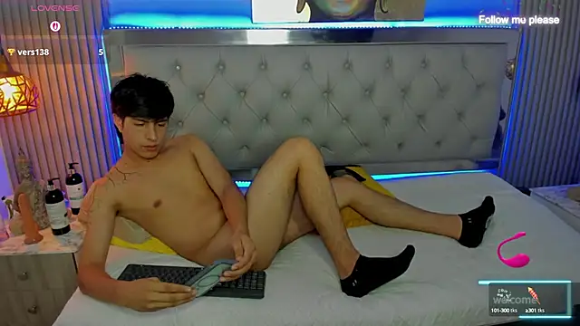 Estiv18  online show from 09/29/25, 03:44