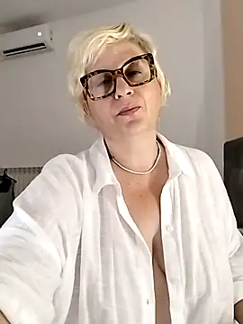 Snapshot of Pumabionda chatting on 07/15/26, 04:45 Pumabionda online show from 07/15/26, 04:45