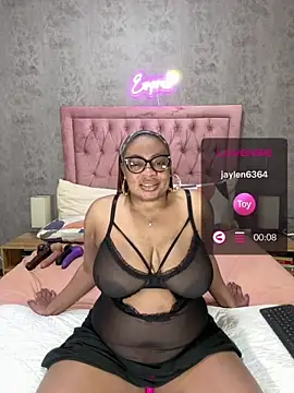 Snapshot of VixenRoyaleX chatting on 07/09/26, 02:04 VixenRoyaleX online show from 07/09/26, 02:04