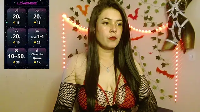 SamanthaGreen- online show from 10/14/25, 05:47