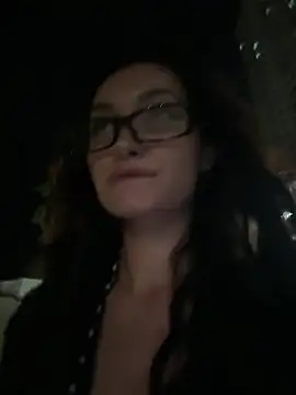 Snapshot of lunalovelee chatting on 06/16/26, 04:20 lunalovelee online show from 06/16/26, 04:20
