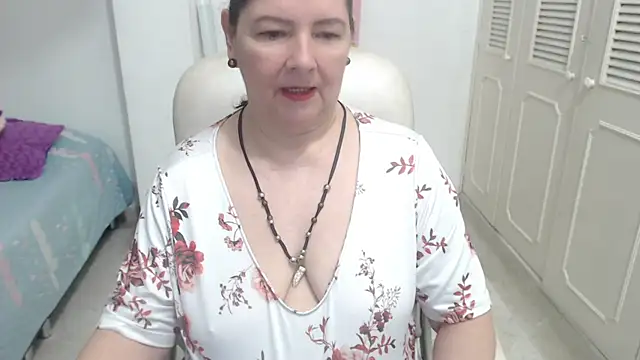 Snapshot of leonela_69 chatting on 07/14/26, 11:43 leonela 69 online show from 07/14/26, 11:43