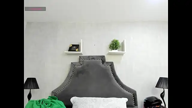 EmiliaRose  online show from 11/21/25, 09:02