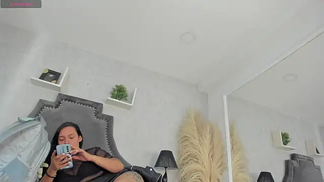 EmiliaRose  online show from 04/22/26, 09:05