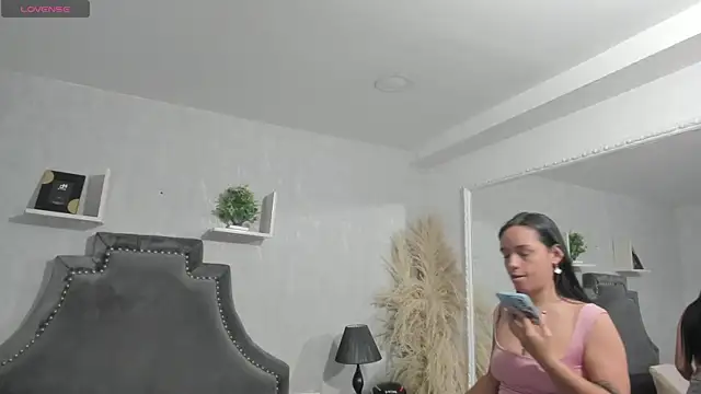 Snapshot of EmiliaRose_ chatting on 05/08/26, 09:09 EmiliaRose online show from 05/08/26, 09:09