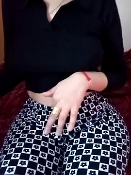 Snapshot of Yaraa3 chatting on 03/23/25, 06:58 Yaraa3 online show from 03/23/25, 06:58