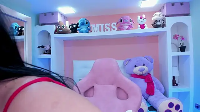 miss   megan online show from 10/25/25, 06:02