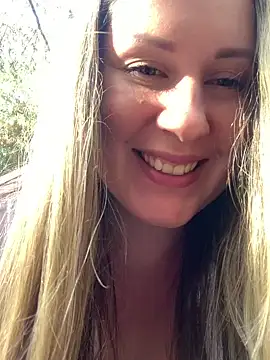 Mona Plus online show from 02/19/25, 08:41