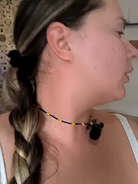 Mona Plus online show from 10/08/25, 12:14