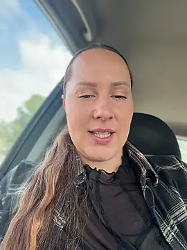 Mona Plus online show from 04/22/26, 07:44