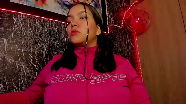 Snapshot of Bellota_Girl chatting on 02/27/25, 02:32 Bellota Girl online show from 02/27/25, 02:32