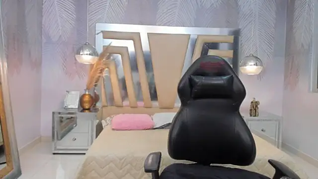 Layla palmer online show from 02/15/25, 02:26