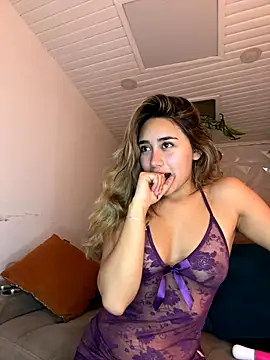 Hornyholly   online show from 01/06/26, 09:07