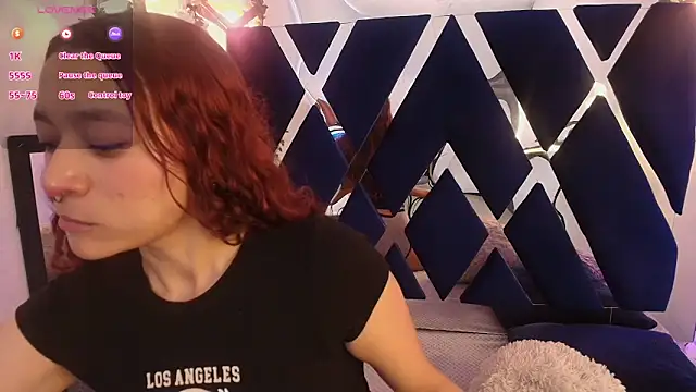 Snapshot of charlotte_bluee chatting on 09/20/25, 12:06 charlotte bluee online show from 09/20/25, 12:06