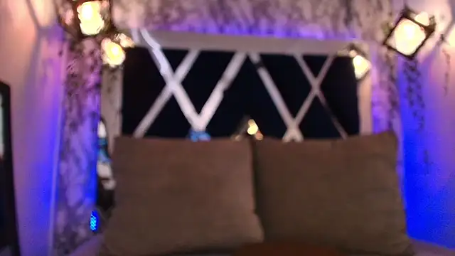 Snapshot of charlotte_bluee chatting on 01/14/26, 06:35 charlotte bluee online show from 01/14/26, 06:35