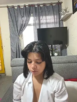 ZafiroKlein online show from 09/18/25, 10:01