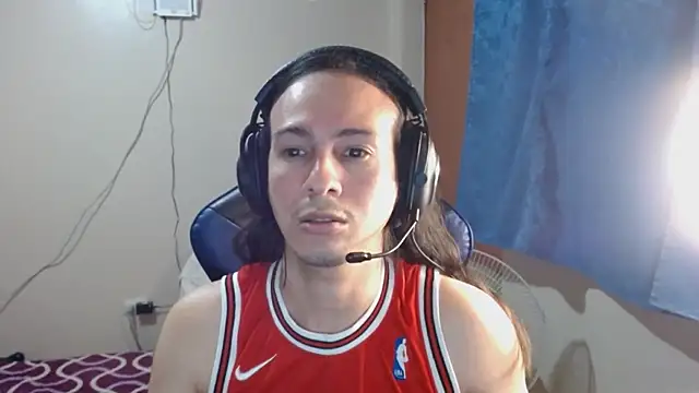 Snapshot of cholitohermoso chatting on 02/15/25, 07:49 cholitohermoso online show from 02/15/25, 07:49