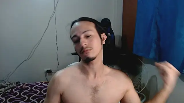 Snapshot of cholitohermoso chatting on 03/04/25, 01:45 cholitohermoso online show from 03/04/25, 01:45