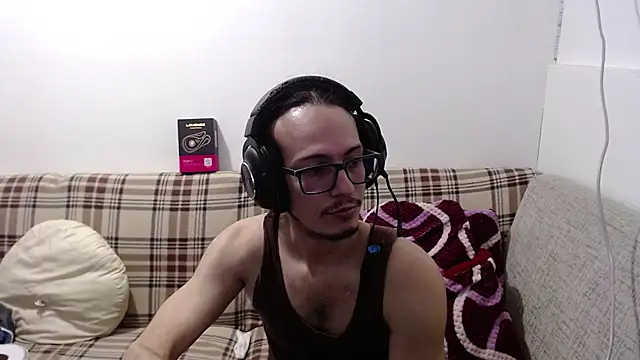 Snapshot of cholitohermoso chatting on 04/07/26, 03:34 cholitohermoso online show from 04/07/26, 03:34