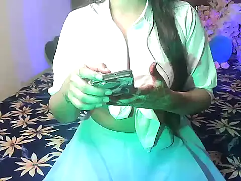 Snapshot of megancatluna chatting on 09/25/25, 05:22 megancatluna online show from 09/25/25, 05:22