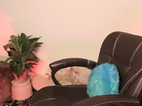 megancatluna online show from 12/18/25, 05:13