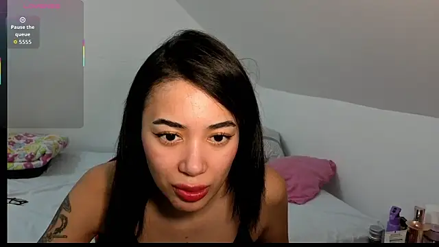 KylieLoveXX online show from 10/18/25, 07:14