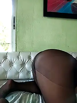 Snapshot of lilithathenea chatting on 10/01/25, 02:23 lilithathenea online show from 10/01/25, 02:23