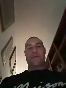 Snapshot of Jackcazzone_82 chatting on 04/12/26, 04:01 Jackcazzone 82 online show from 04/12/26, 04:01