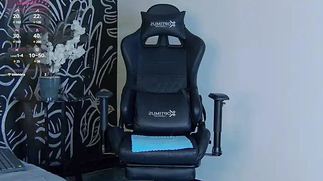 Arii moon online show from 02/27/25, 10:42