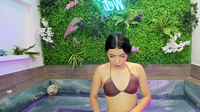 Arii moon online show from 03/18/25, 08:37