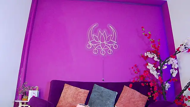 Arii moon online show from 11/04/25, 07:35