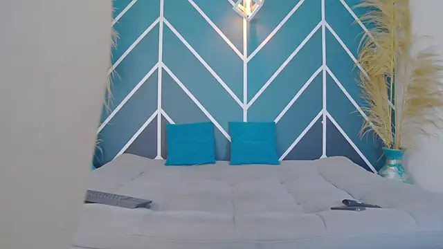 Arii moon online show from 11/10/25, 09:03