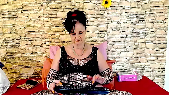 Snapshot of LuciousGrace chatting on 05/21/26, 06:09 LuciousGrace online show from 05/21/26, 06:09