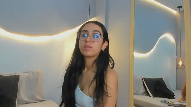 lucelly 15 online show from 10/31/25, 11:44