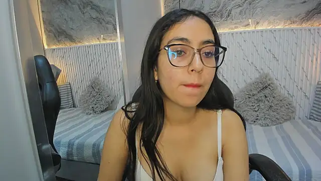 lucelly 15 online show from 11/25/25, 11:32