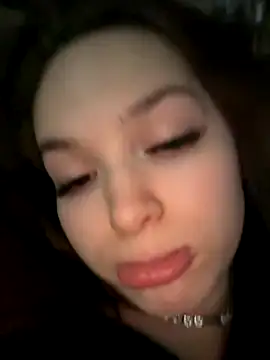 Snapshot of -Amora chatting on 11/13/25, 12:15 -Amora online show from 11/13/25, 12:15