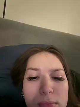 Snapshot of -Amora chatting on 02/13/26, 12:12 -Amora online show from 02/13/26, 12:12