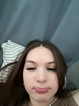 Snapshot of -Amora chatting on 02/19/26, 12:12 -Amora online show from 02/19/26, 12:12