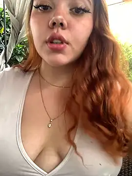 Snapshot of _ivyginger chatting on 02/13/25, 02:52 ivyginger online show from 02/13/25, 02:52