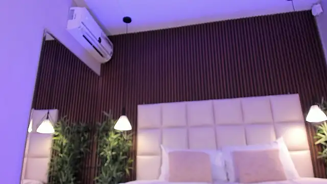 MelanieHillss online show from 03/21/26, 04:17