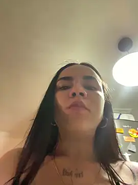 Snapshot of Naatalia chatting on 02/18/25, 03:31 Naatalia online show from 02/18/25, 03:31