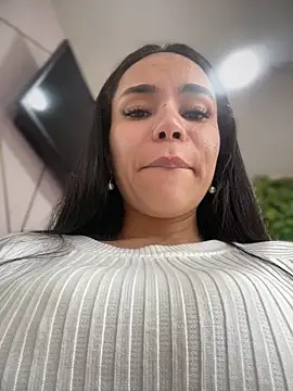 Naatalia online show from 12/04/25, 07:44