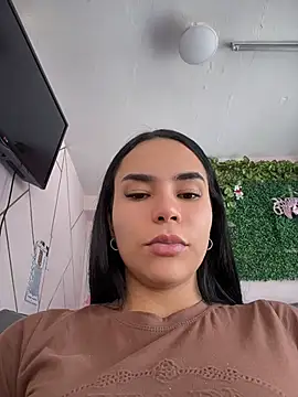 Naatalia online show from 04/22/26, 04:19