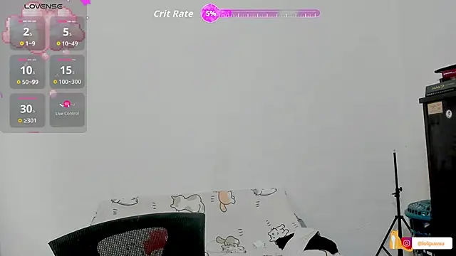 Naoko 7w7 online show from 10/23/25, 10:08