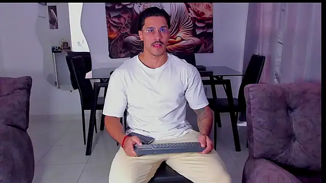 Valentino Dosantos  online show from 02/03/26, 08:14