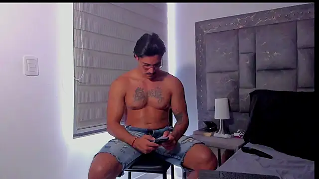 Valentino Dosantos  online show from 03/13/26, 06:25