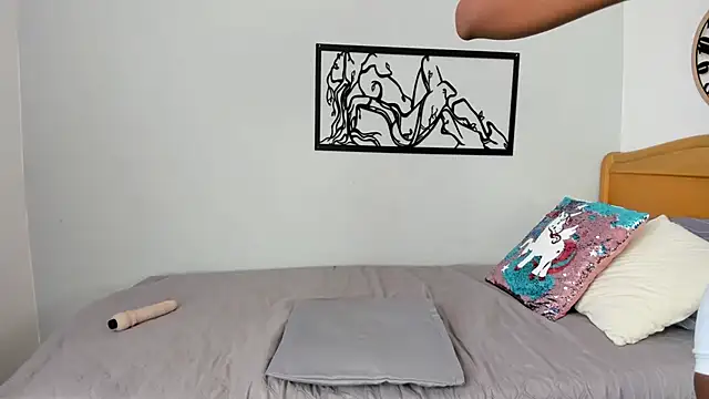 Snapshot of karina-lopez chatting on 10/02/25, 02:24 karina-lopez online show from 10/02/25, 02:24